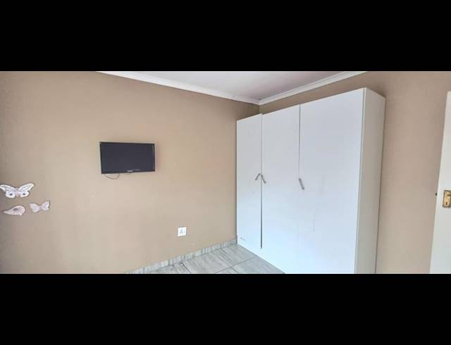 3 BEDROOM HOUSE FOR SALE IN AMBERFIELD